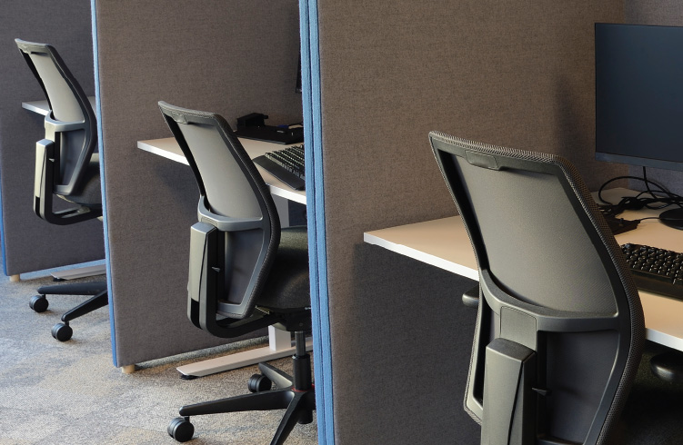 Planes installation of row of desks