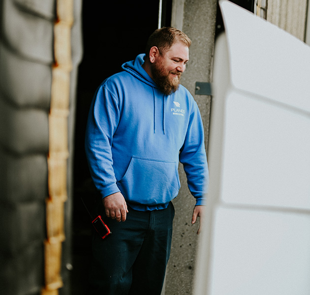 Planes employee moving